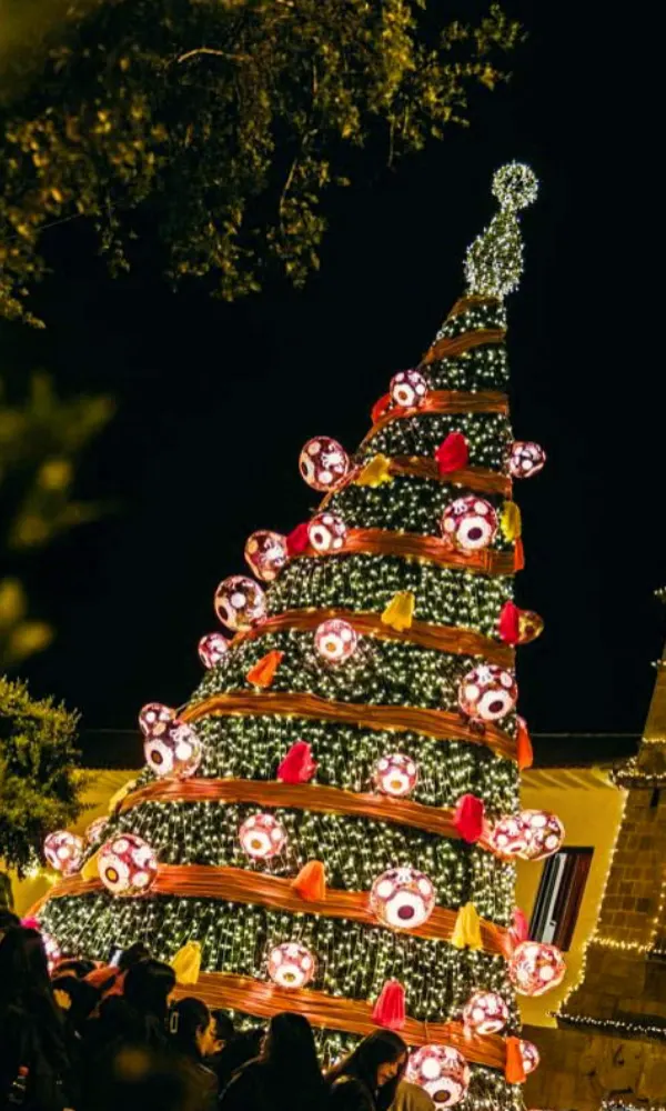 Árbol de Navidad Cusco Plaza Nazarenas