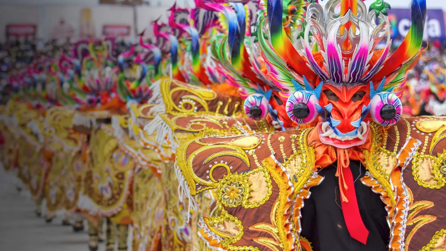 Danzantes de Diablada en Puno