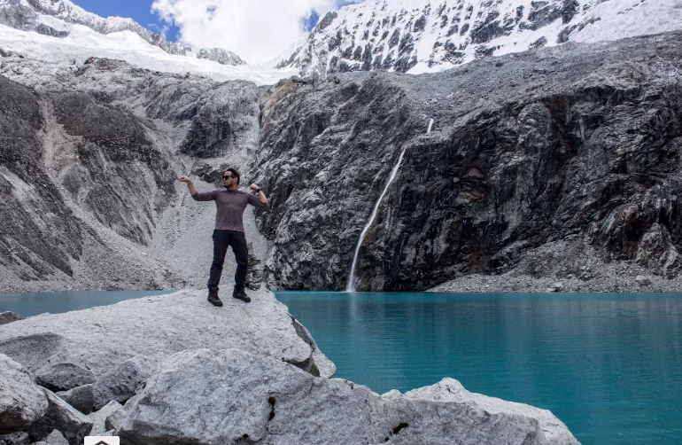 Group Tour vs Private Hike lake69