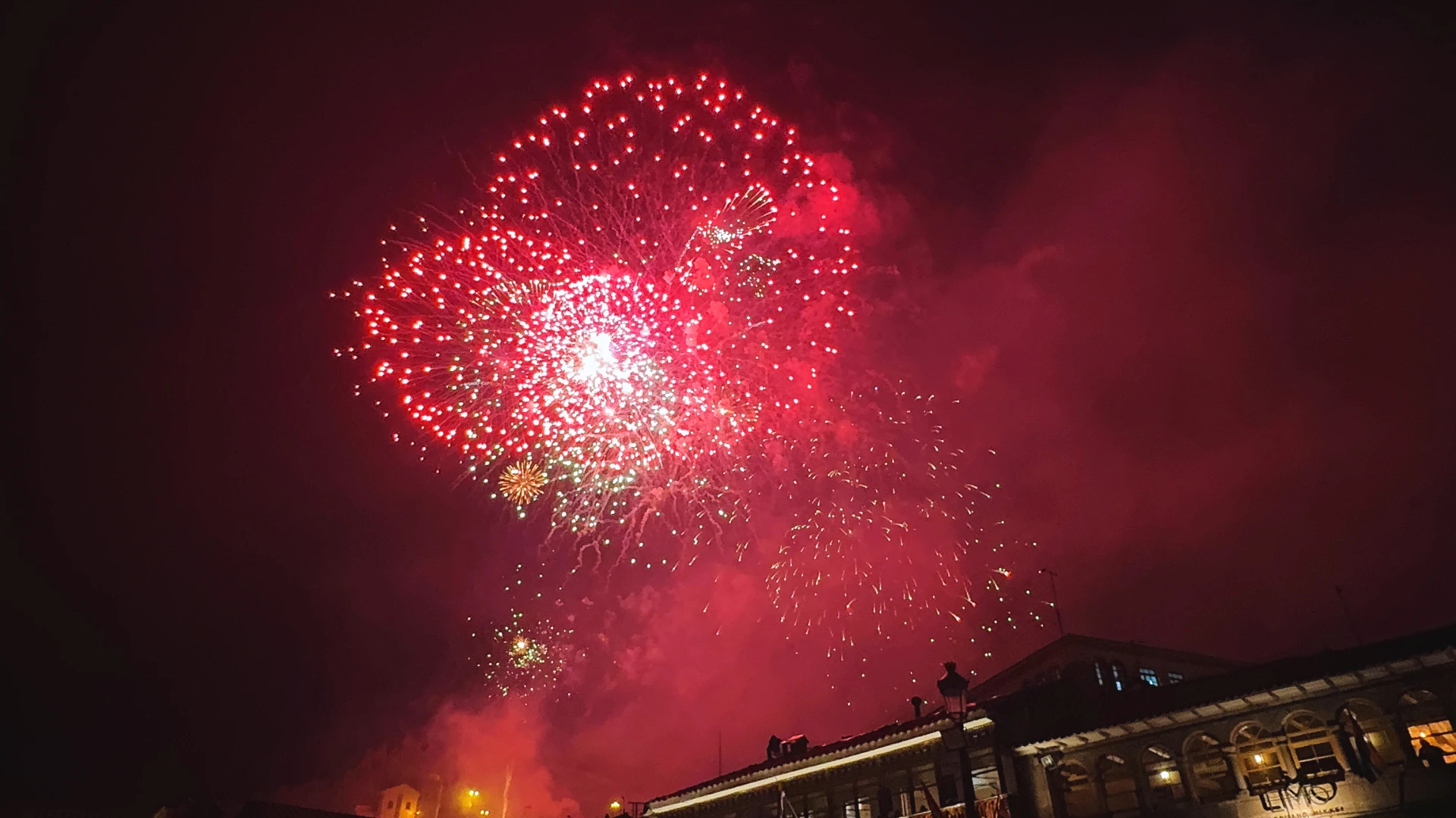 Luces y fuegos Artificiales