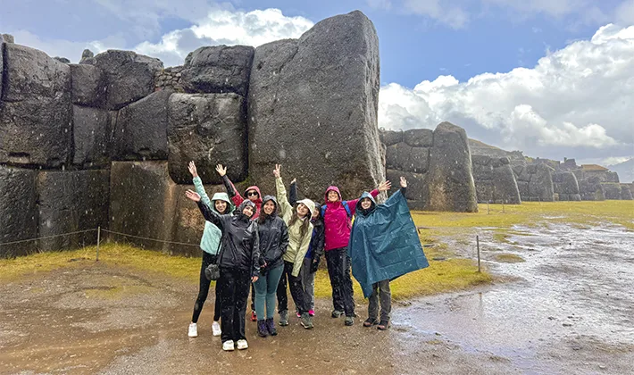 City Tour Cusco Full Day con Uros Expeditions – visita Sacsayhuamán, Qenqo, Tambomachay y el Templo del Sol