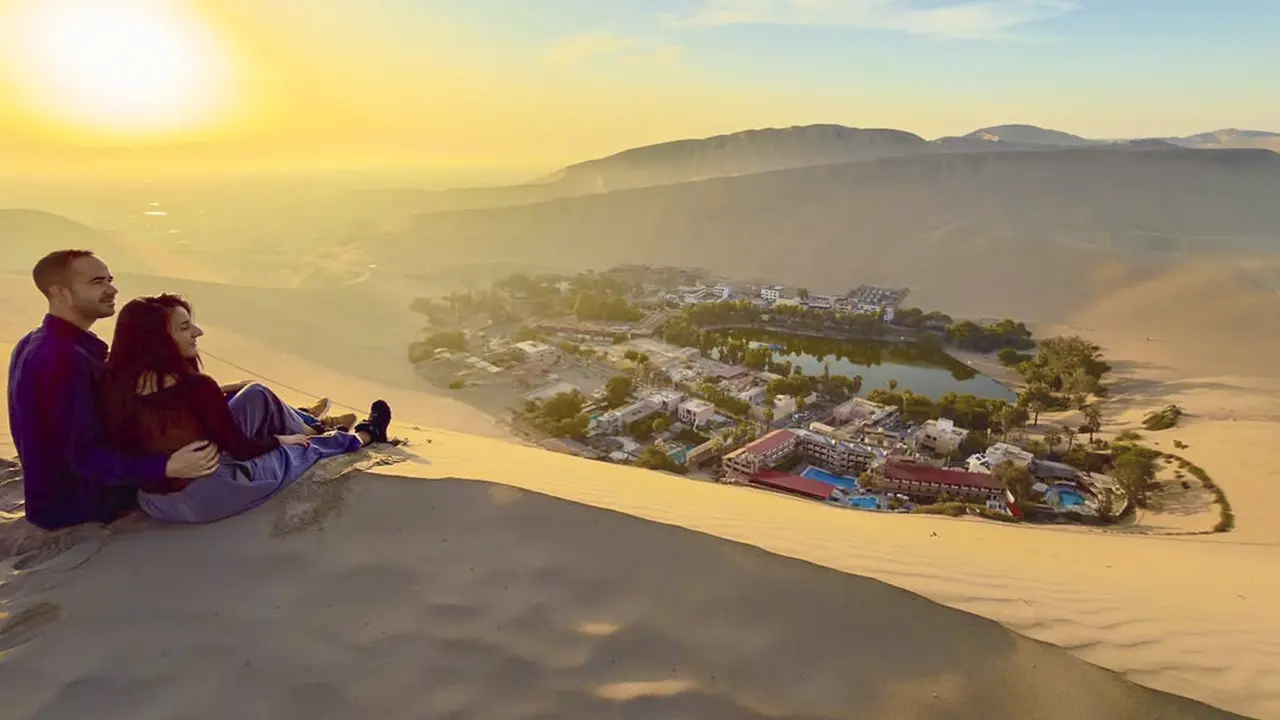 Couple at Lake Huacachina