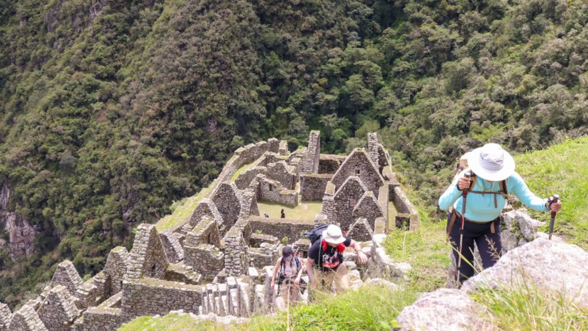 cuantas millas de distancia es del camino inca a machu picchu