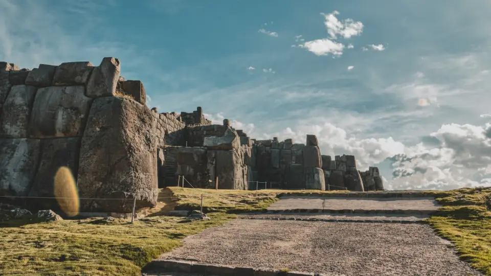 Zigzag stone walls in Sacsayhuaman