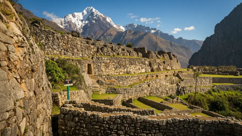 Image showing Salapunku at the beginning of the Inca Trail to Machu Picchu