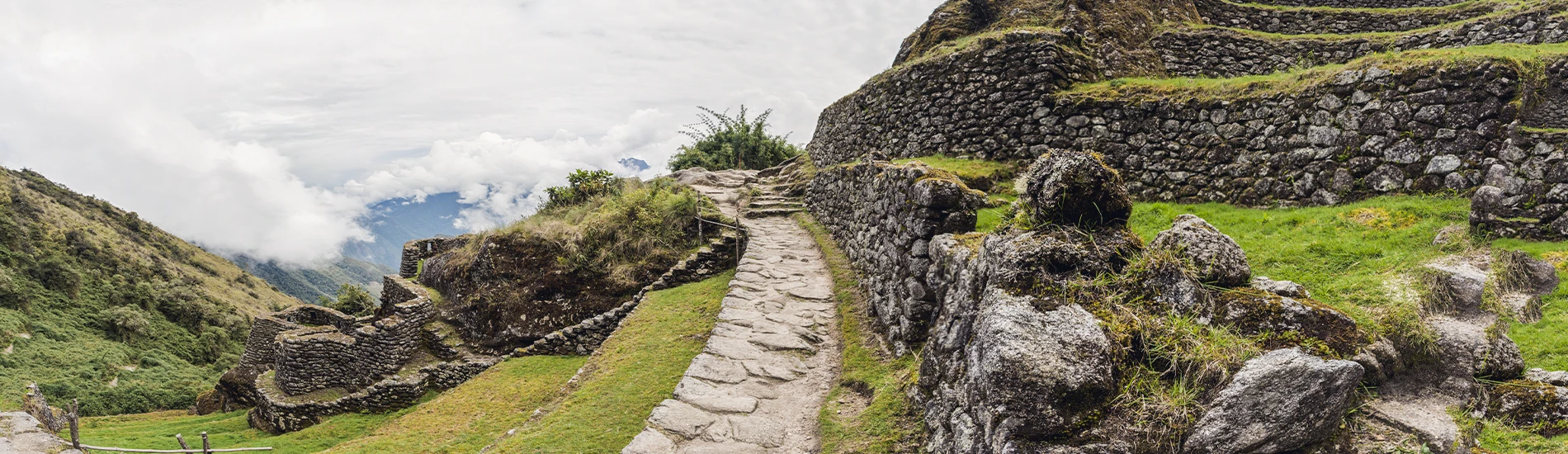 inca trail to machupicchu phuyupatamarca