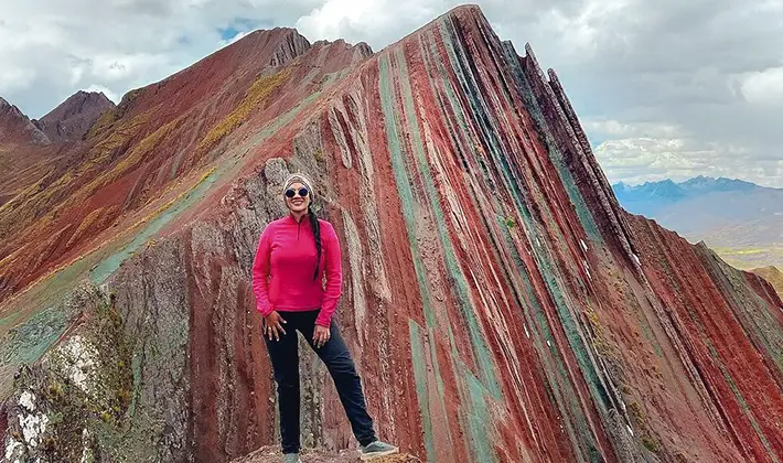 Tour a la Montaña de Colores Pallay Punchu desde Cusco con Uros Expeditions, una experiencia única en los Andes peruanos