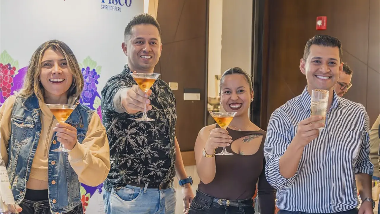 Peruvian pisco showcased at the first Pisco College edition in Colombia