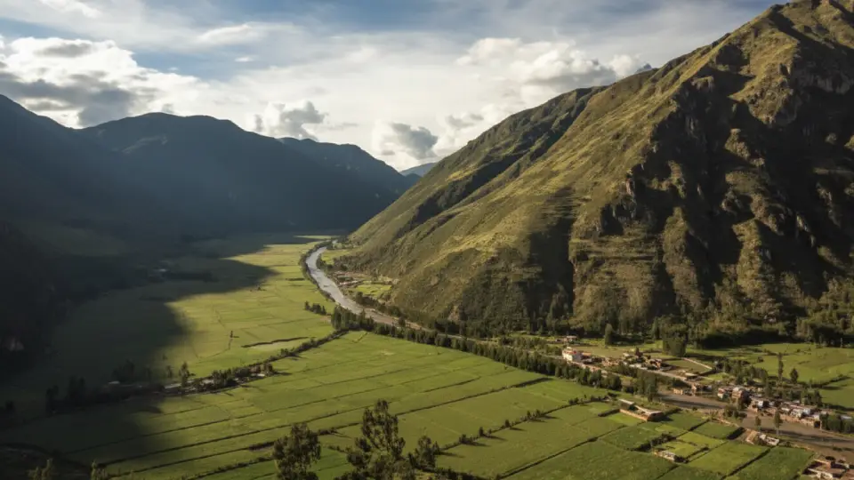Vista del rio sagrado de Vilcanota que recorre el Valle Sagrado de los Incas